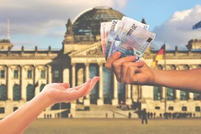 Realitný maklér a realitná kancelária Patrik Tokár