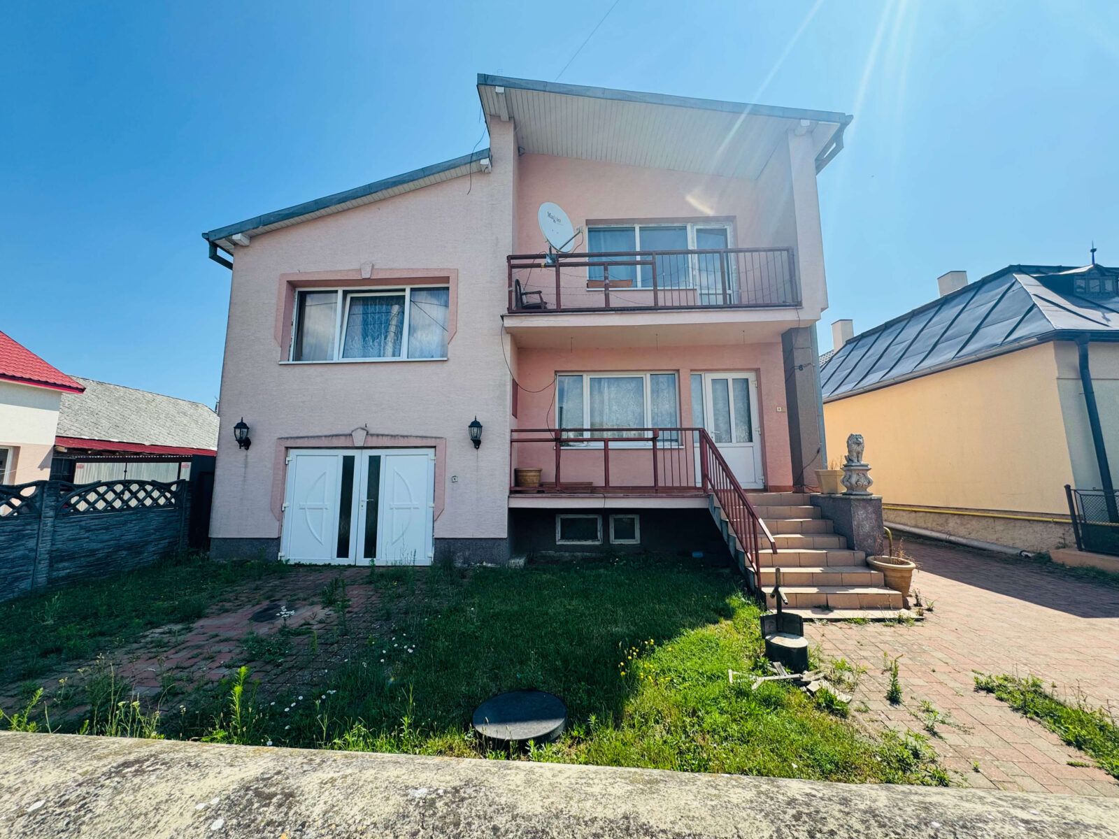 Dom s garážou cez 200 m², s balkónmi a záhradou, Falkušovce, fotka 2