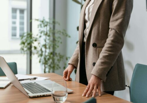 Realitný maklér poskytuje kompletný servis pri predaji nehnuteľnosti