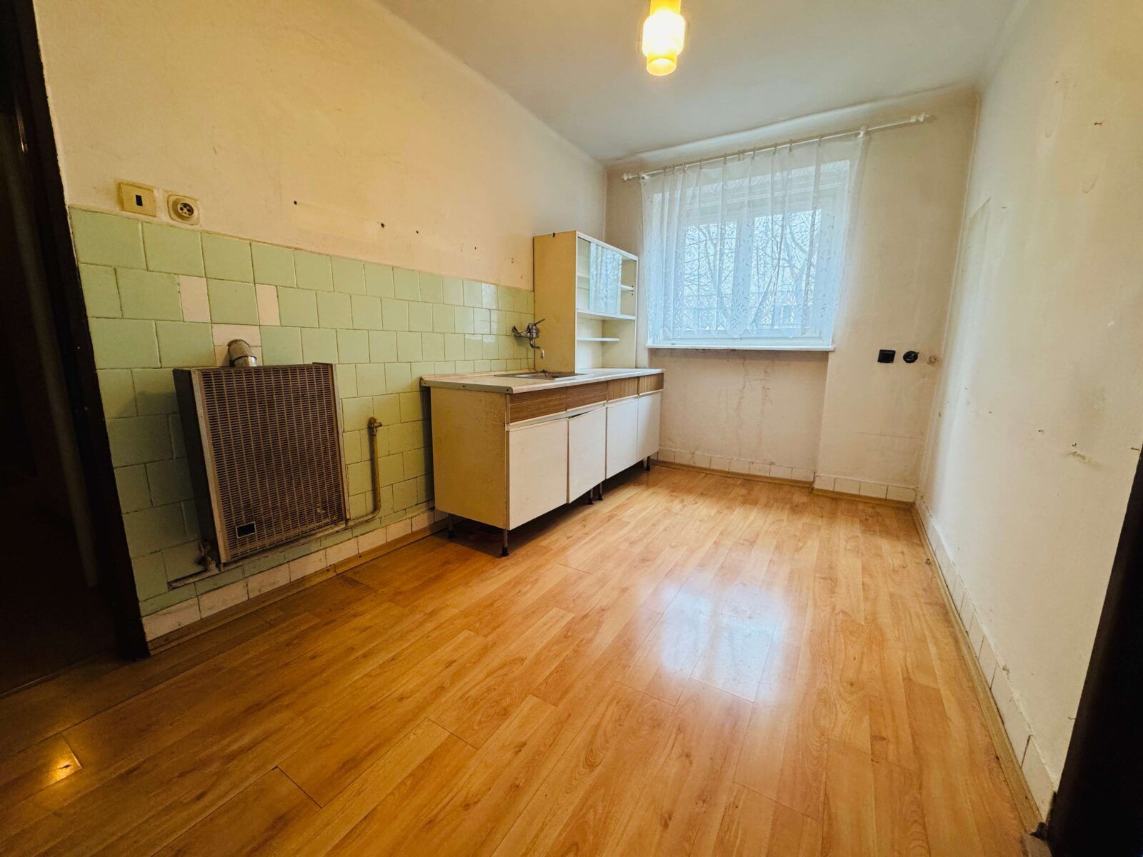 3 izbový tehlový byt, 85 m² (úp), balkón, garáž (cca 20m²), záhrada (cca 80m²), Trebišov, fotka 3