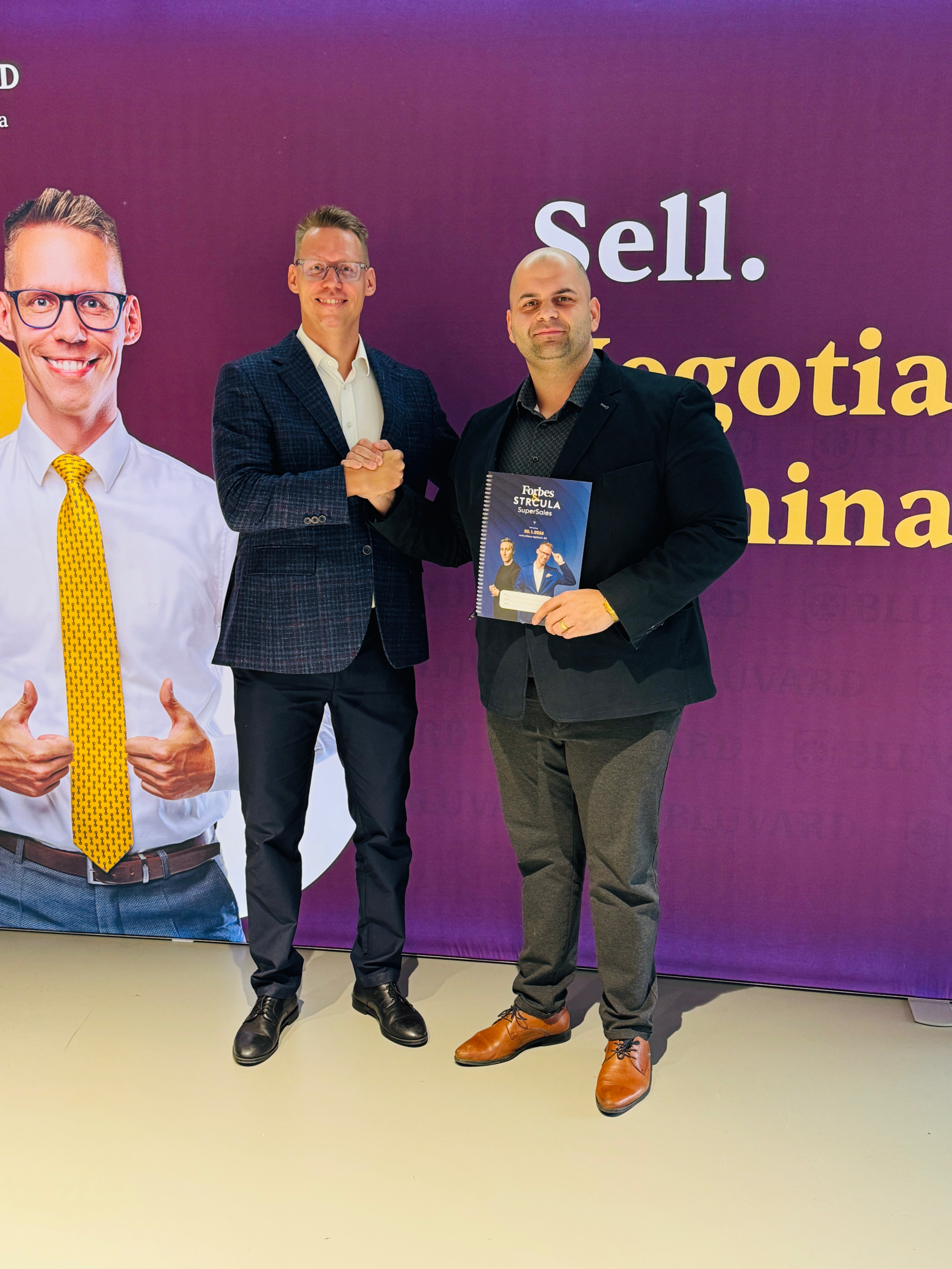 Patrik Tokár realitná kancelária a realitný maklér pre Michalovce a východne Slovesnko s Petrom Strculom na školení