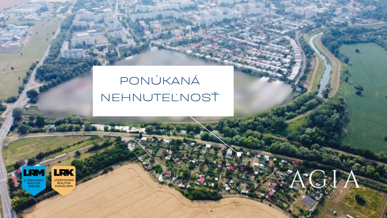 Záhradná chatka Michalovce Vrbiny - dronový zaber na loklaitu nehnutelnosti s vyznacenim nehnutelnosti