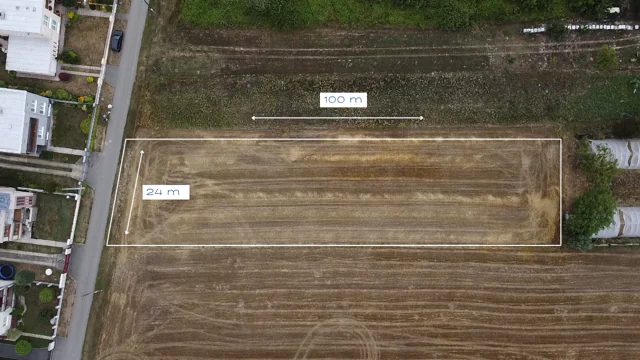Stavebný pozemok v Pavlovciach nad Uhom, fotka 2