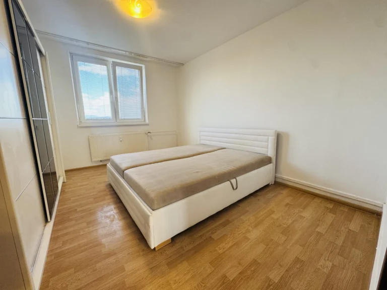 3-izbový byt po čiastočnej rekonštrukcii, J. Hollého, Michalovce